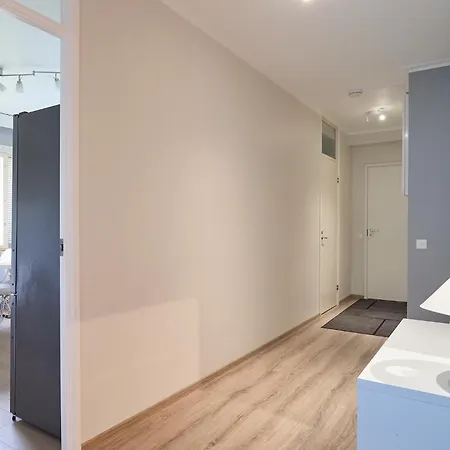 Spacious 2br In A Quiet Neighborhood & Free Parking *