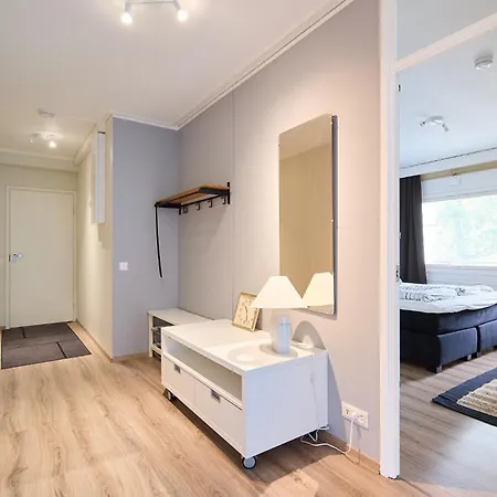 Spacious 2br In A Quiet Neighborhood & Free Parking *