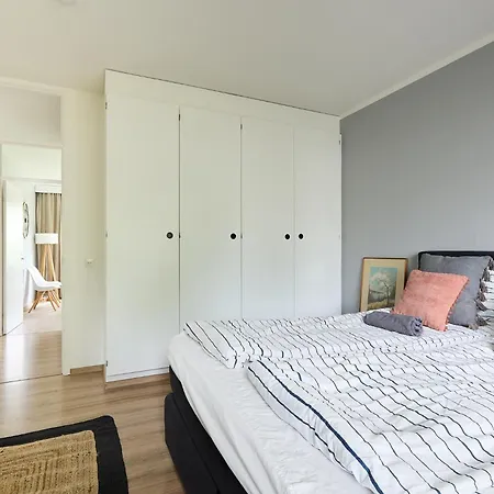 Spacious 2br In A Quiet Neighborhood & Free Parking Apartamento *