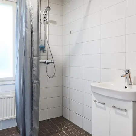 Spacious 2br In A Quiet Neighborhood & Free Parking