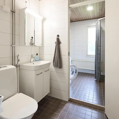 Spacious 2br In A Quiet Neighborhood & Free Parking *